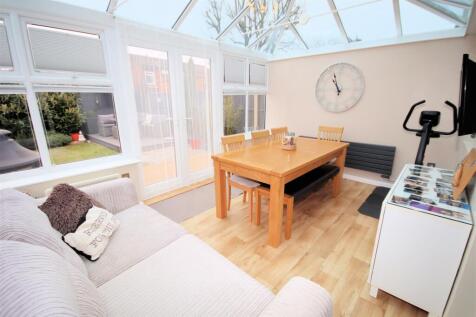 Conservatory / Dining Room
