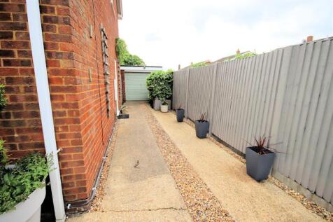 Front Drive to Garage