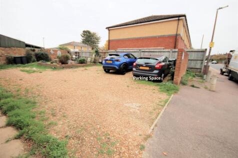 Parking Space &amp; Communal Area
