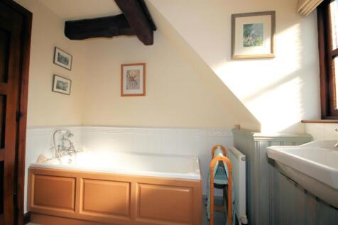 View of En-suite Bathroom