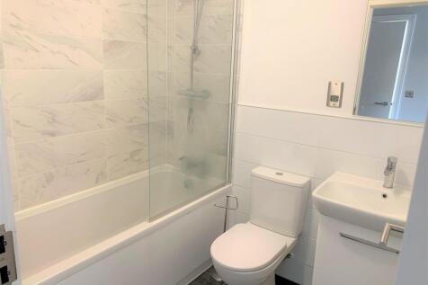 bathroom 2.jpg