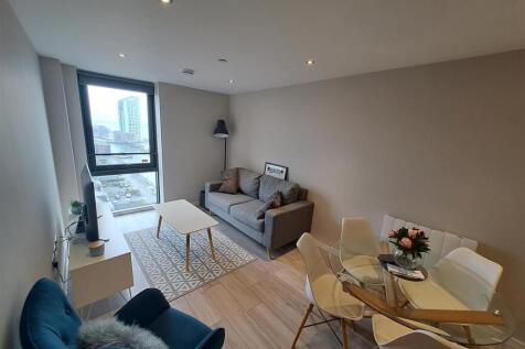 1102 PC - Lounge 1.jpg