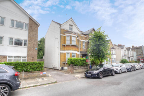 Two bed garden flat with off street parking, East