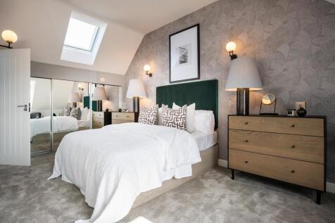 Top floor haven with double bedroom and en suite