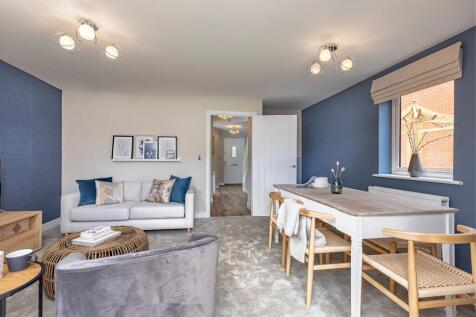 Open plan lounge with plenty of space for two sofas