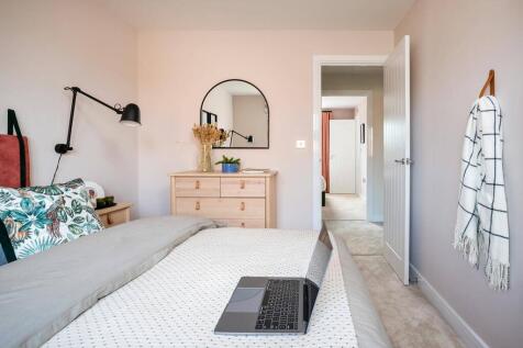 A second double bedroom means you don&#39;t need to compromise on space