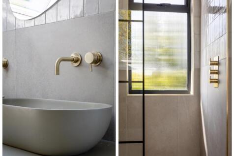 Principal bathroom
