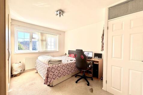 WhatsApp Image 2025-09-22 at 11.53.02_a2174bd0.jpg