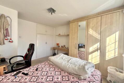 WhatsApp Image 2025-09-22 at 11.53.02_eed6177e.jpg