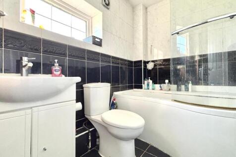 WhatsApp Image 2025-09-22 at 11.53.02_b097dc5b.jpg