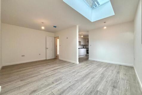 WhatsApp Image 2025-10-25 at 12.55.09_5cd3a811.jpg