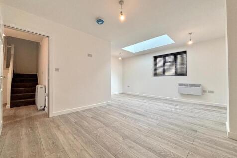 WhatsApp Image 2025-10-25 at 12.55.09_0ccea1ac.jpg