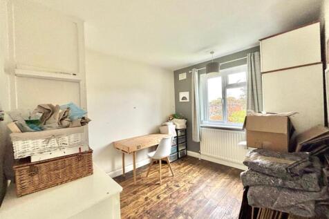 WhatsApp Image 2025-10-31 at 15.07.30_38424158.jpg