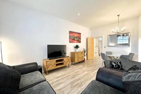 WhatsApp Image 2025-11-04 at 14.21.49_ac7c0418.jpg