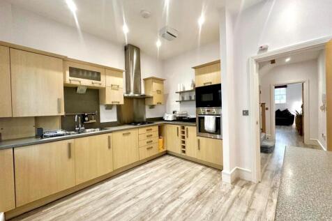 WhatsApp Image 2025-11-04 at 14.21.49_700f301a.jpg