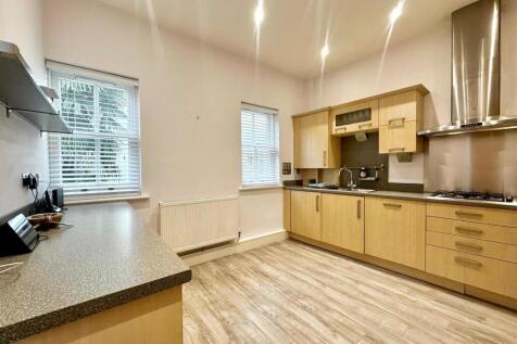 WhatsApp Image 2025-11-04 at 14.21.49_1d0b3e77.jpg