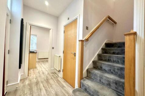 WhatsApp Image 2025-11-04 at 14.21.49_961733a1.jpg