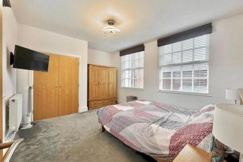 WhatsApp Image 2025-11-04 at 14.21.50_247f1d00.jpg