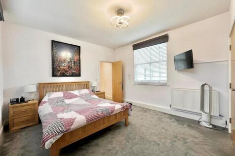 WhatsApp Image 2025-11-04 at 14.21.50_3cadd019.jpg