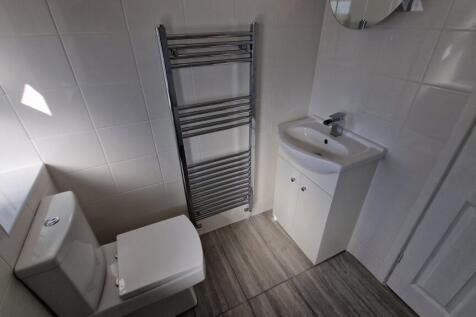 Toilet &amp; Sink