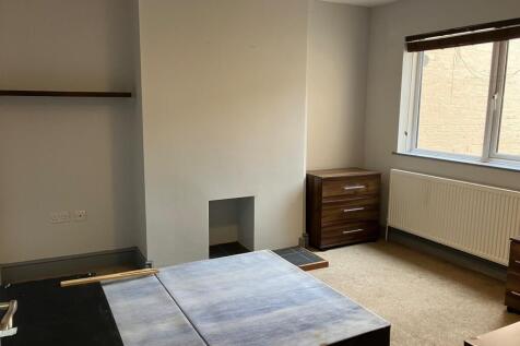 Room 2 122 South Str