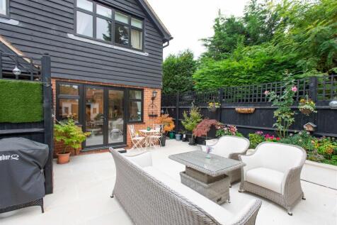 2025.10.14 - 4 Alma Barn Mews, BR6 7FE-2554.jpg