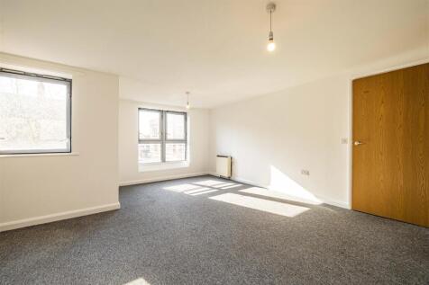 204 Sheridan court 4 of 7.jpg