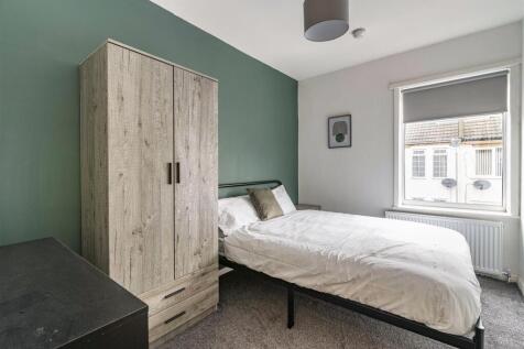 9 Morley - room 3(2).jpg