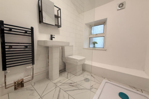 Bathroom 2.png