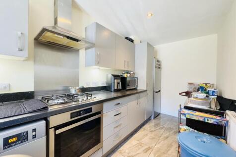 KITCHEN 3.jpg