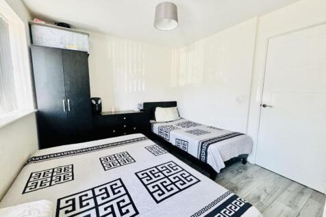 BEDROOM TWO 2.jpg
