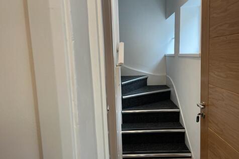 Flat 2 f.jpg