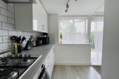 KITCHEN 2.jpg