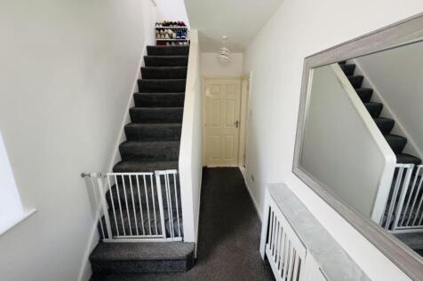 ENTRANCE HALL.jpg