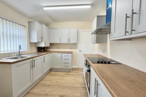 KITCHEN 1.jpg