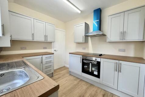 KITCHEN 2.jpg