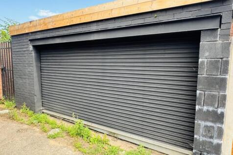 GARAGE 1.jpg