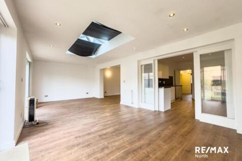 Entertainment/Dining