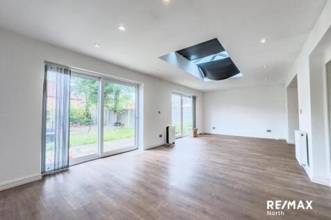 Entertainment/Dining