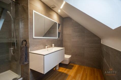 Master En-Suite