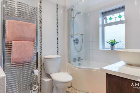 Master En-Suite