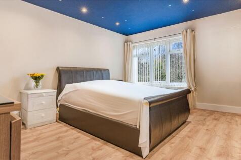 Upstairs Bedroom 