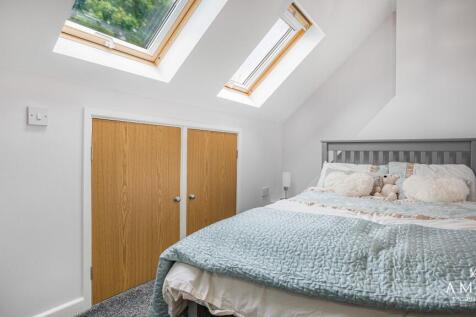 Top Floor Front Bedroom