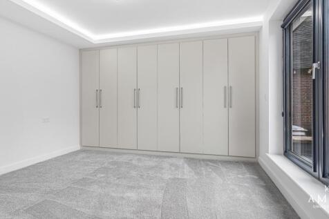 Double Bedroom (Front)