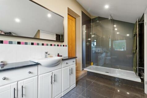 En Suite 1 2.jpg