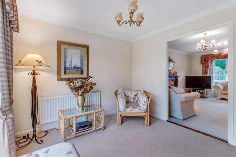Living Room 2.jpg