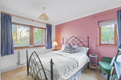 Bed 4.jpg