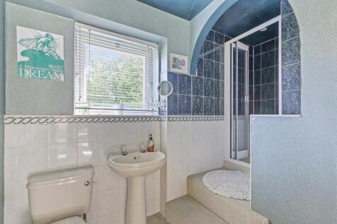 Shower Room.jpg