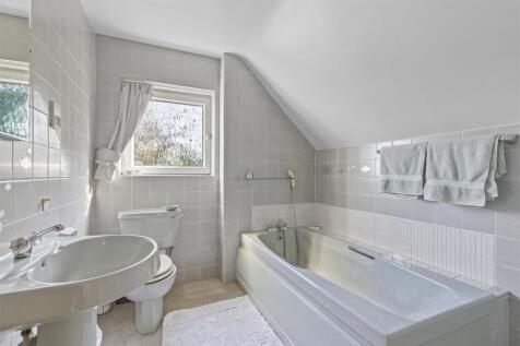 Bathroom.jpg
