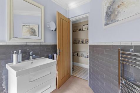 Shower Room 2.jpg